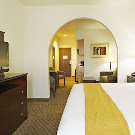 Holiday Inn Express Childress By Ihg Room photo