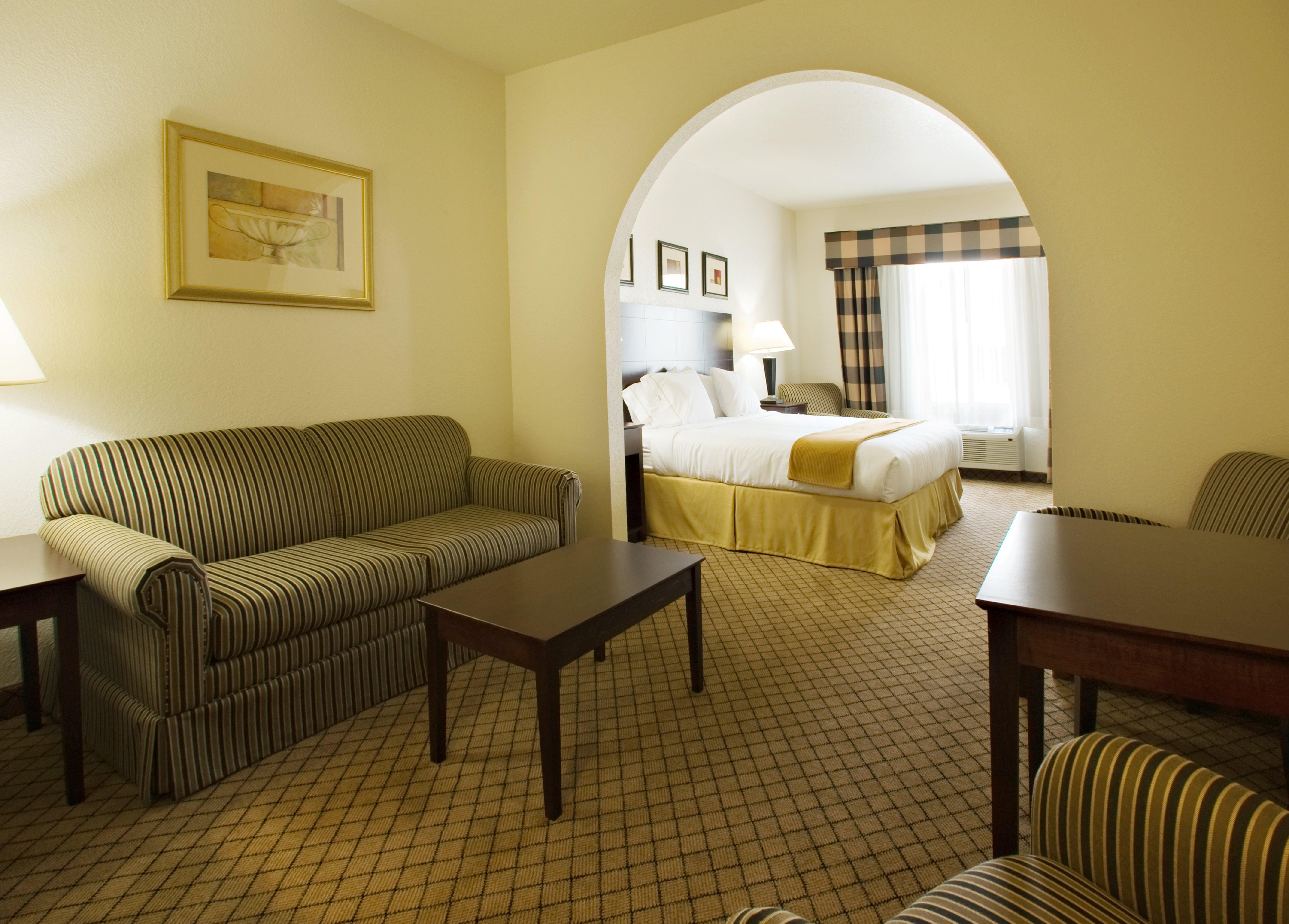 Holiday Inn Express Childress By Ihg Exterior photo