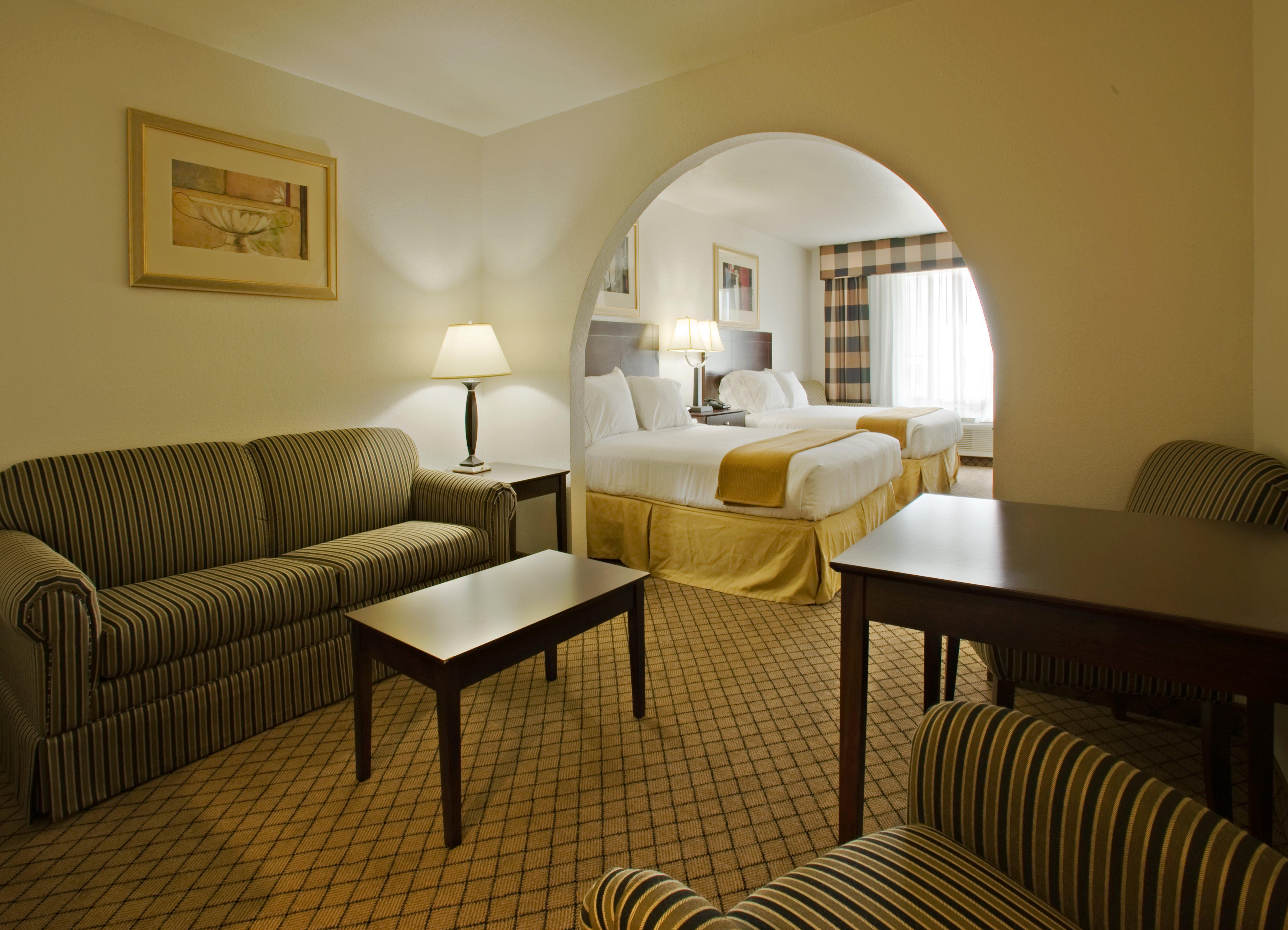 Holiday Inn Express Childress By Ihg Exterior photo